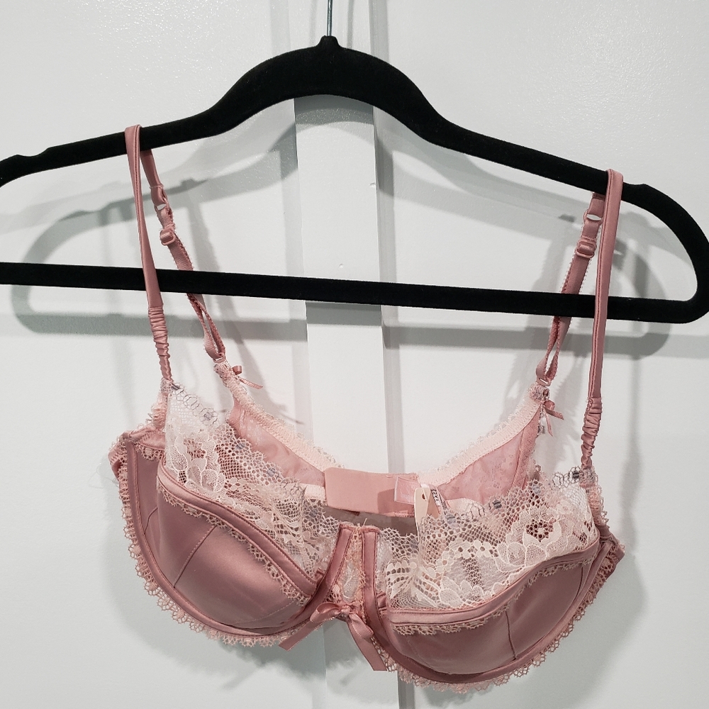 Victoria secrets lace/satin bra